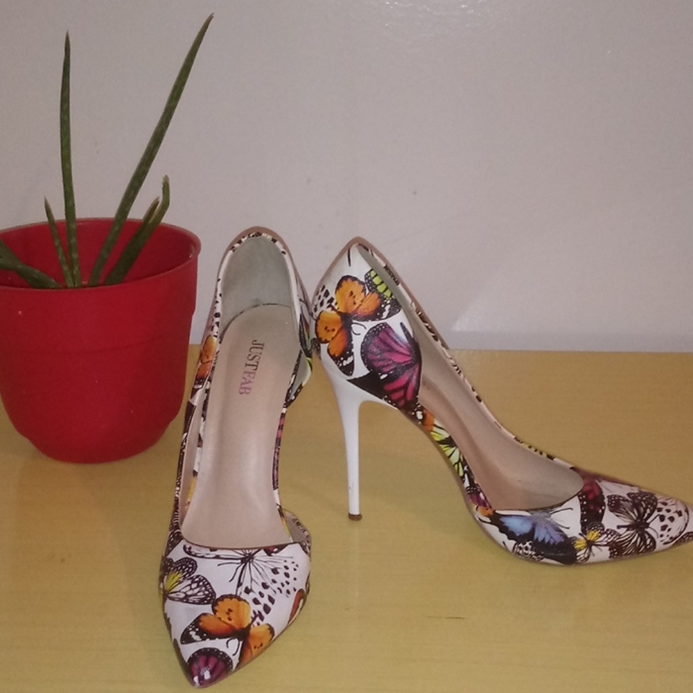 Shoes - Picture 2 of 4